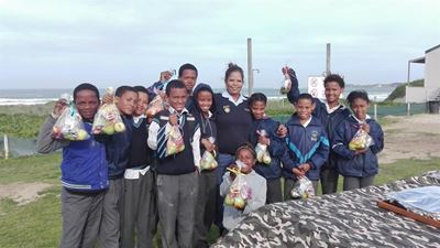 Stilbaai-polisie begin Projek Hoop