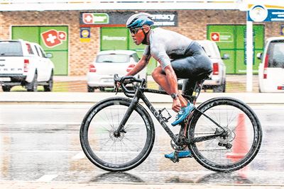Driekampers skrik nie vir 'n bietjie water nie