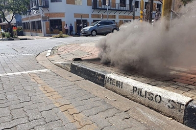 Smoke billowing from Joburg CBD manholes as underground fire rages