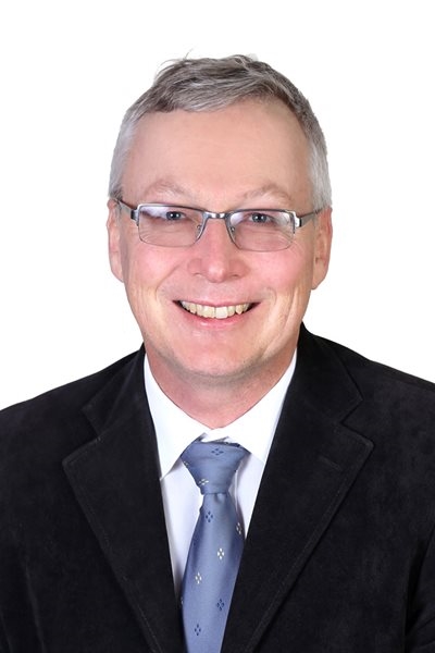 Councillor Young announces resignation