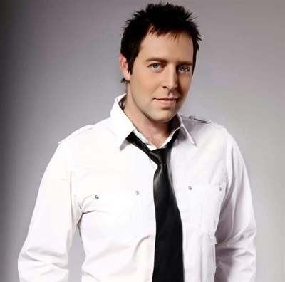 Manie Jackson sing ten bate van diere