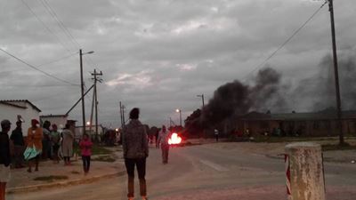 Protest flares up in Plett