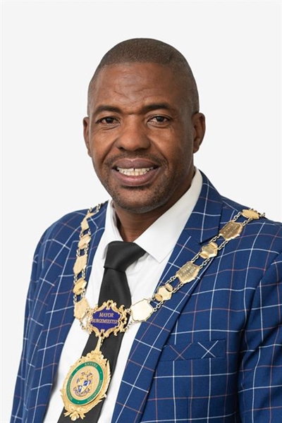 Sheriff serves Sebola, Tsengwa, Skosana