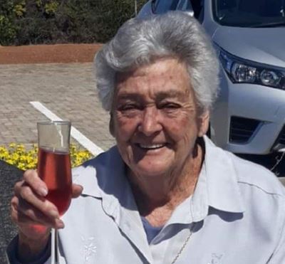 Joy Mostert oorlede