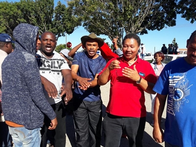 Bus drivers: ‘The bus routes are ours’