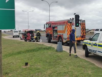 Brandweerman beseer op ongelukstoneel     