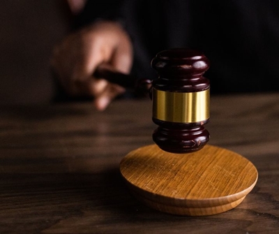 Landdros siek, onderwyser se borgaansoek weer uitgestel 