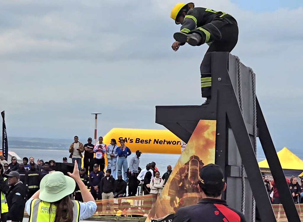 Firefighting Challenge Epic moments in Toughest Firefighter Alive challenge | Mossel Bay ...