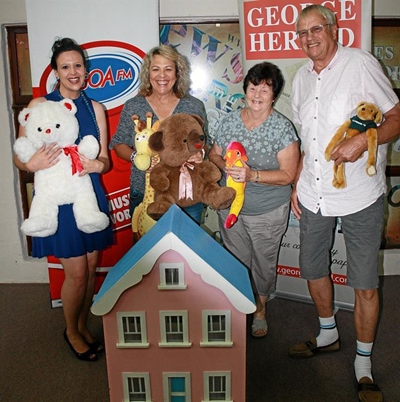 Nearly 3 000 gifts donated for kids