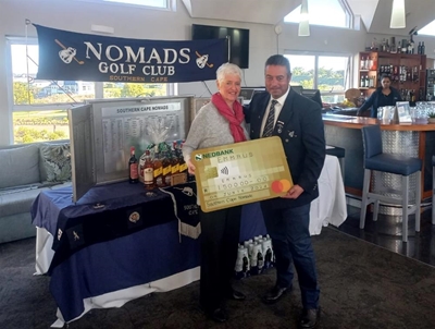 Golfers donate R150k to Emmaüs