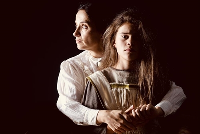 Annie en Helen debuteer by KKNK