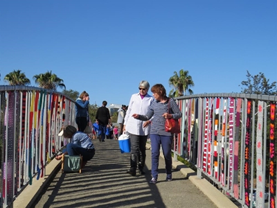 Wolbom bars op brug