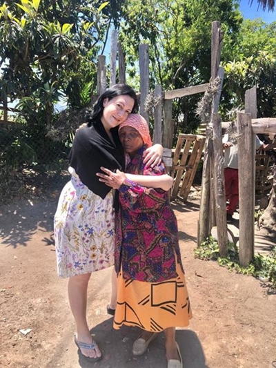 Hande vat vir Tannie Mieta se sopkombuis