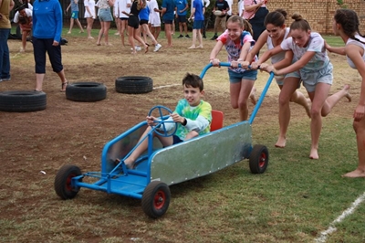 Kaskar plesier by Laerskool Wesbank