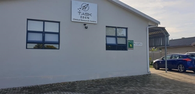 Proewe op Covid-entstowwe op paaslike bodem