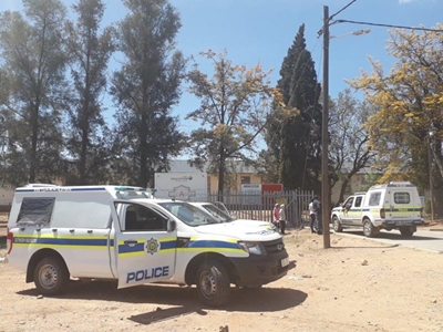 Leerders bang vir skool
