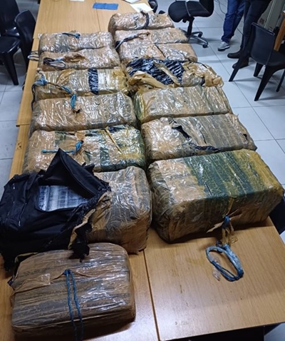 Two suspects arrested with cocaine at Still Bay harbour 