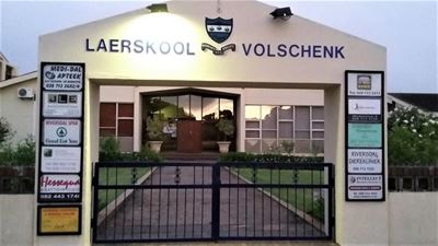 Skole op geoliede wiele