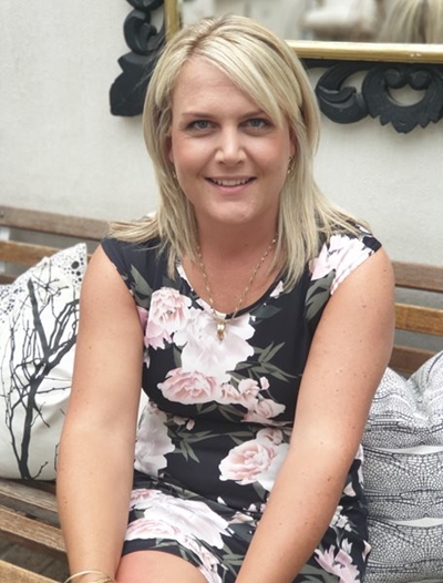 Hairstylist reopens salon