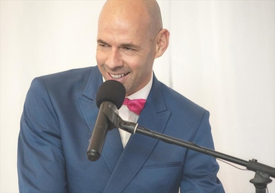 Emile Minnie en kinderkoor hou konsert 