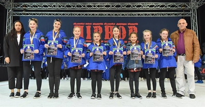 Roem wag op plaaslike dansstudente