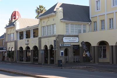 Die Queens Hotel nou onder die bestuur van die Bon Hotel-groep