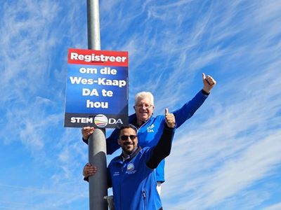 DA Western Cape first party to flight registration posters