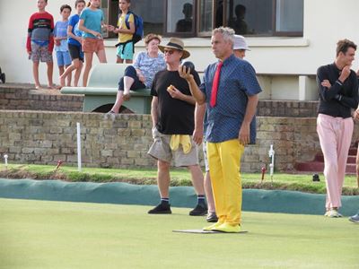 Stilbaai-aksierolbal sorg vir aksie
