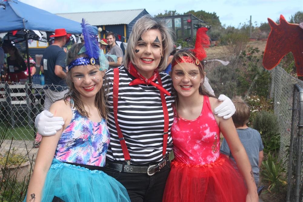 Zettie Jonker Hulpsentrum se Fair to November-karnaval | Mossel Bay ...