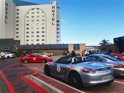 Porsches gather