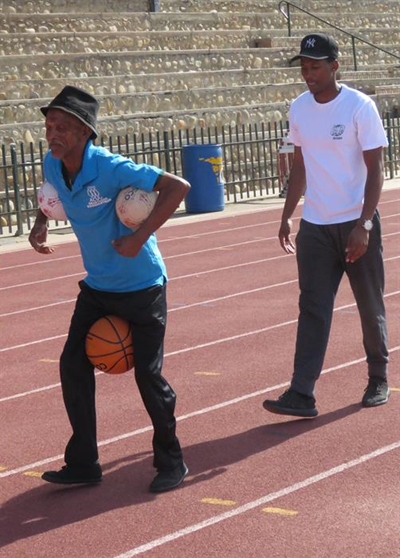 Goue oues deel in sportdag