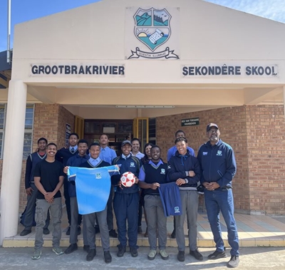 Brakkies se sokkerspan ontvang nuwe toerusting