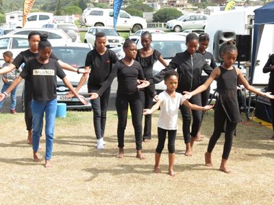 Geestelike dansgroep by Brugmark in Stilbaai
