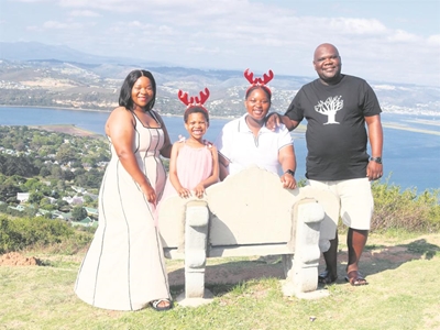 Matika wishes Knysna a joyous Christmas