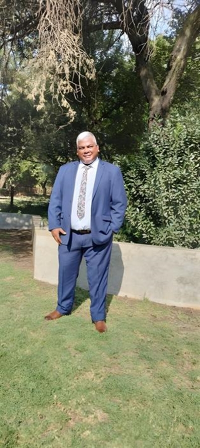 Prison official dies after crash on N2