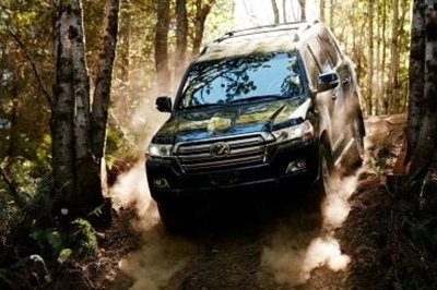Tokyo bound all-new Toyota Land Cruiser 300 rendered
