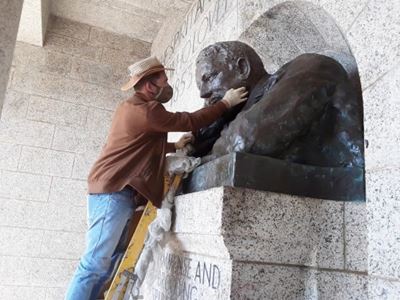 Rhodes Memorial statue gets repaired