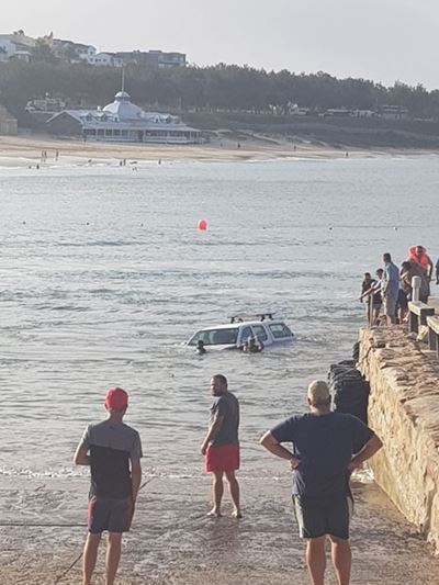 Voertuig in see op Mosselbaai 