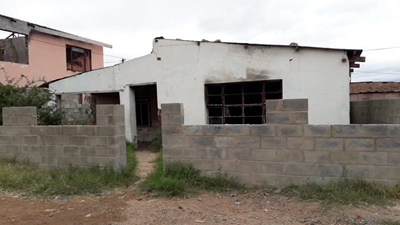 2 huise brand in 2 dae