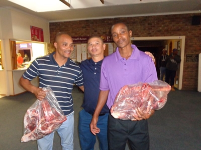Isaacs and Hendriks wins annual golf day
