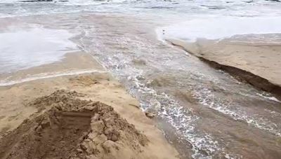 Klein Brak River being breached