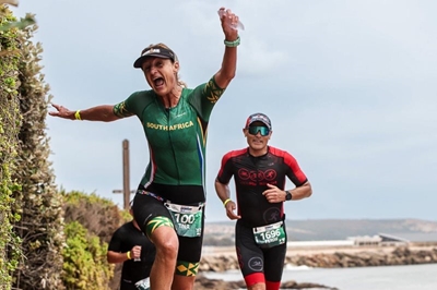 Triathlon athlete Tina (60) pilots a plane during office hours