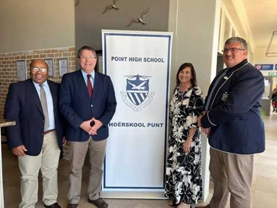 Cellphone ban draws Provincial Minister of Education to Point High