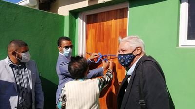 Eerste huise van Erf 325 kry eienaars