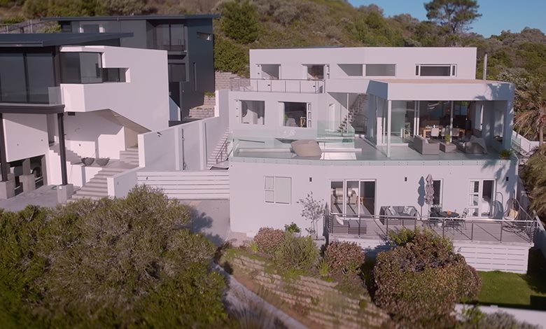 A Three-Level Retreat Overlooking Knysna Lagoon