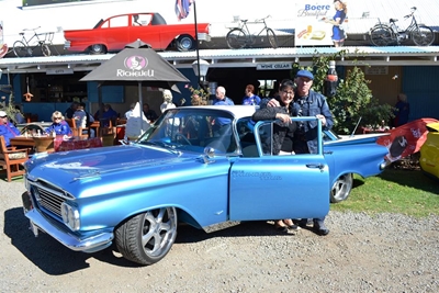 Silinders brul deur Oudtshoorn