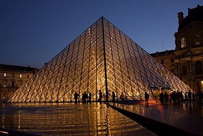 Spend a private night in the Louvre