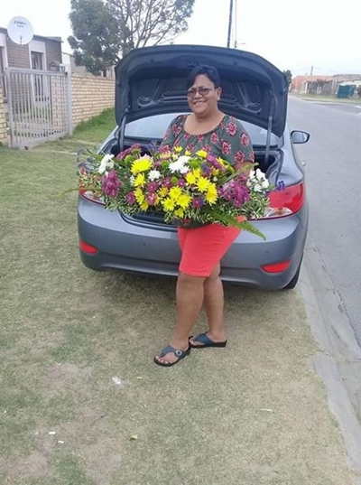 Blomme bring troos in hartseertyd