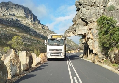 Bain’s Kloof Pass: Compliance with height restrictions urged