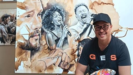 UK singer receives Kevin van Niekerk painting